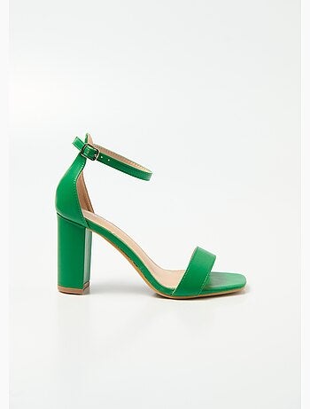 Sandales talon haut bout carré à brides