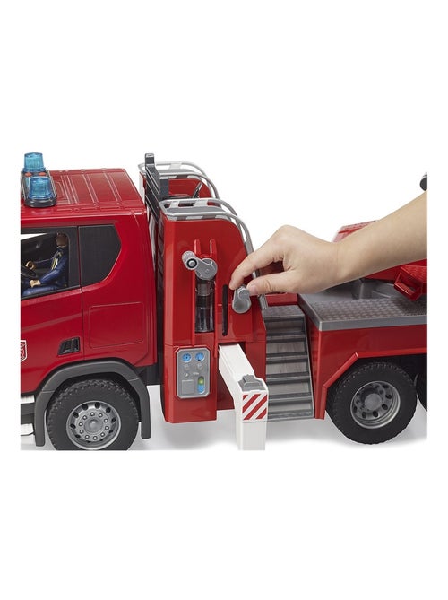 Scania Super 560R Pompiers avec échelle pivotante, pompe à eau et module Light & Sound - Kiabi