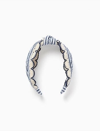 Serre-tête à rayures et bordure au crochet