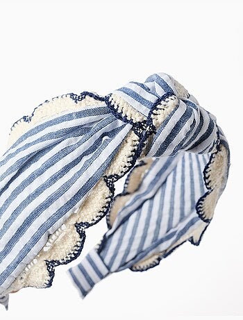 Serre-tête à rayures et bordure au crochet