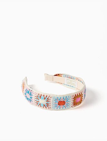 Serre-tête avec motif floral au crochet