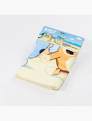 Serviette De Plage - Bluey & Bingo sont à la plage accompagnés d'un crabe - 70x140 cm