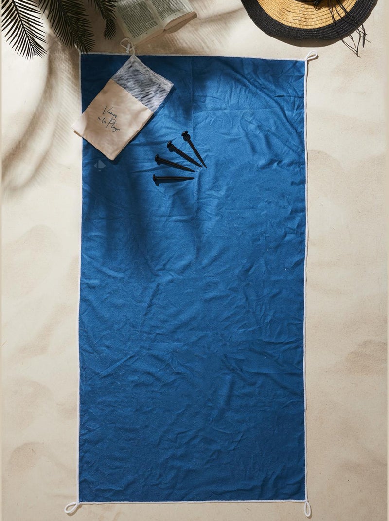 Serviette de plage avec ses piquets collection PLAYA Bleu - Kiabi