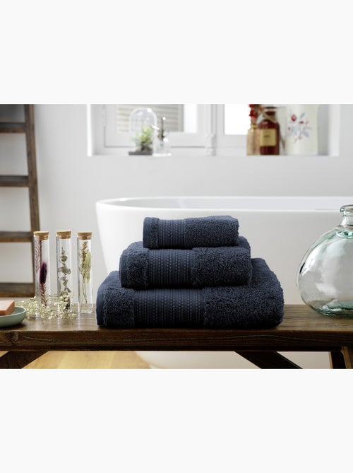 Serviette de toilette 50 x 90 cm GARANCE Bleu minuit - Kiabi Serviette de toilette 50 x 90 cm GARANCE Bleu minuit - Kiabi