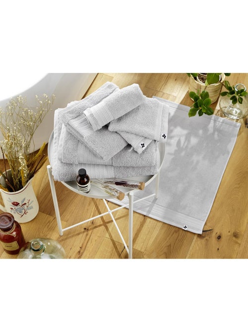 Serviette invité éponge - 100% coton 600 grammes -garance - Kiabi Serviette invité éponge - 100% coton 600 grammes -garance - Kiabi