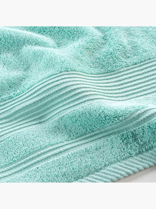 Serviette ou drap de douche 70 x 130 cm tendresse vert d eau - Kiabi Serviette ou drap de douche 70 x 130 cm tendresse vert d eau - Kiabi