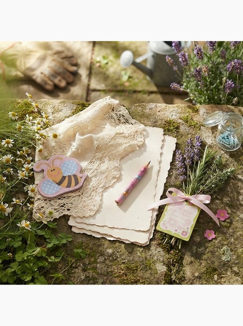 Set crayon et bloc notes ma petite abeille - Kiabi Set crayon et bloc notes ma petite abeille - Kiabi