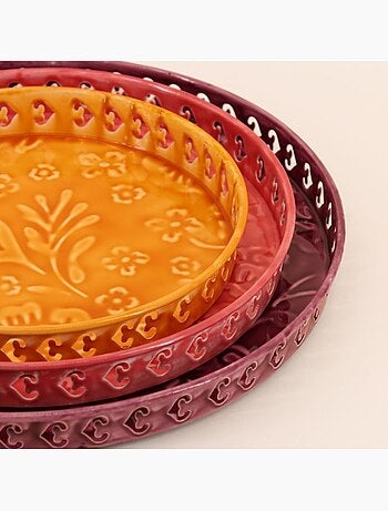Set de 3 plateaux en métal avec motifs en relief