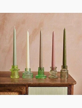 Set de 5 bougeoirs en verre vert assortis