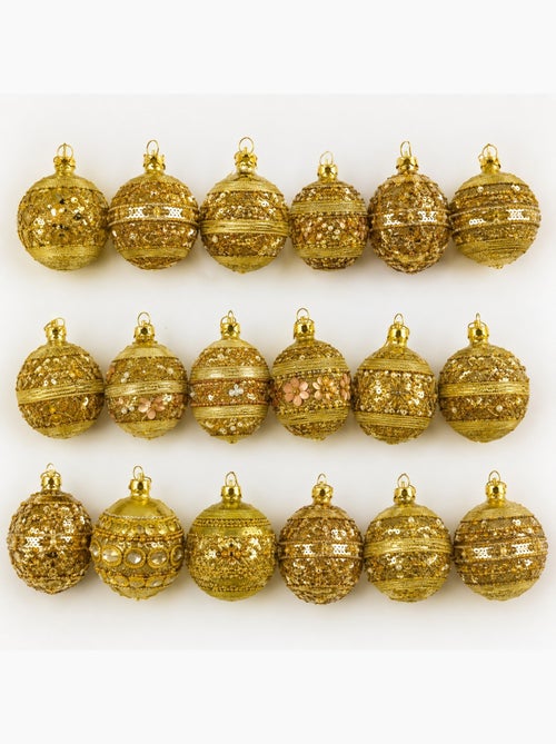 Set de 6 boules de noël décorées – sequins, strass et perles - Kiabi Set de 6 boules de noël décorées – sequins, strass et perles - Kiabi
