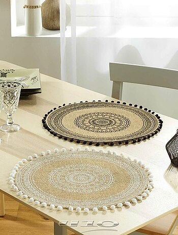 Set de table rond en jute avec pompons