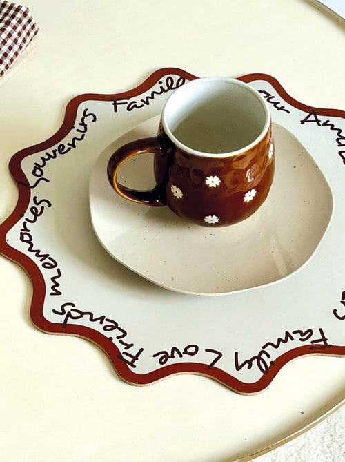 Set de table rond rigide avec écriture décorative - Kiabi Set de table rond rigide avec écriture décorative - Kiabi