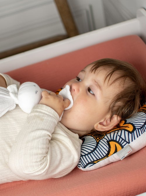 SEVIRA KIDS | Coussin cale-tête ergonomique en wax Fleurs de mariage - Kiabi