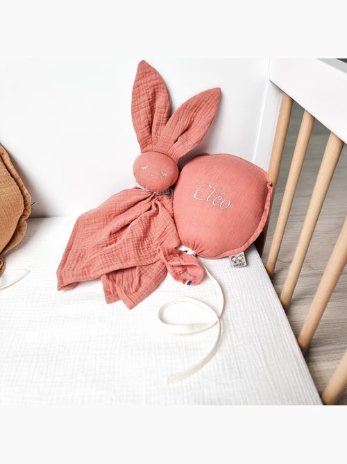 Sevira kids | doudou lapin en gaze de coton jeanne - Kiabi Sevira kids | doudou lapin en gaze de coton jeanne - Kiabi