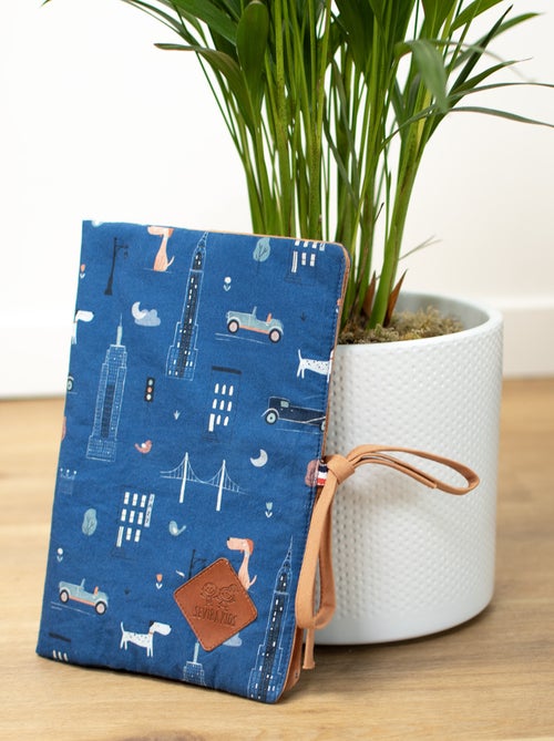 SEVIRA KIDS | Protège carnet de santé  New York - Kiabi