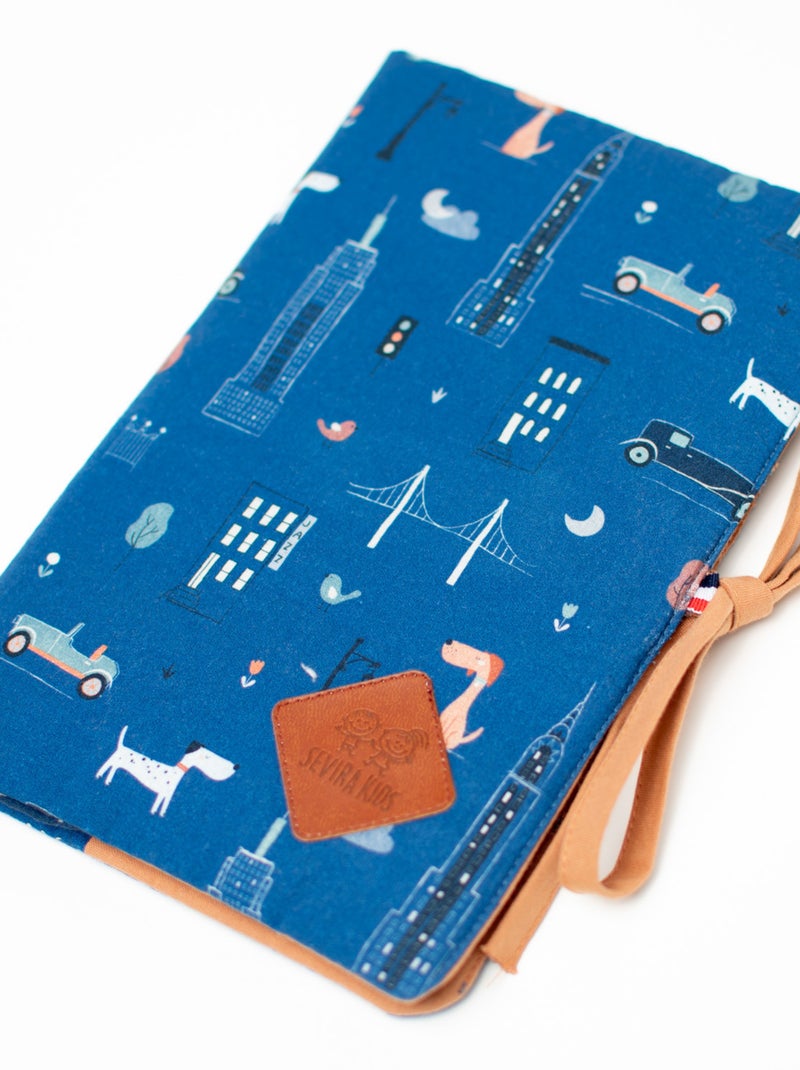 SEVIRA KIDS | Protège carnet de santé  New York Bleu - Kiabi