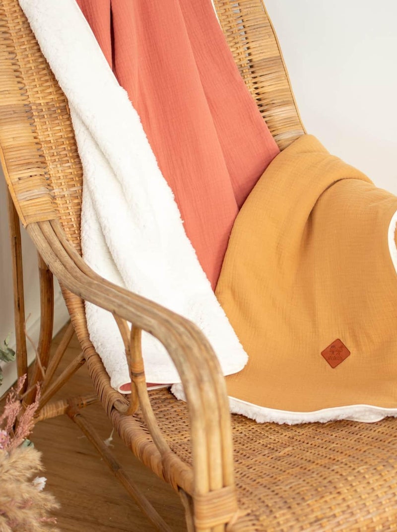 SEVIRA KIDS|Couverture en gaze de coton et sherpa Jeanne Marron clair - Kiabi