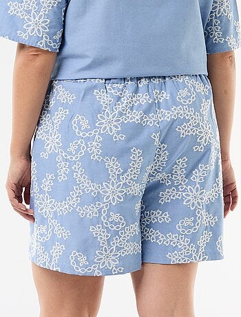 Short à broderies florales