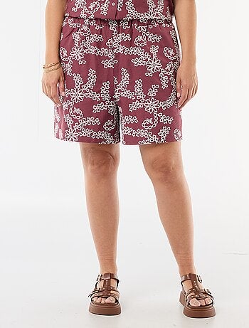 Short à broderies florales