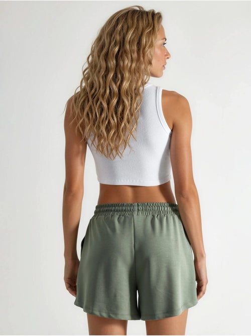 Short à jambes larges et taille mi-haute avec cordon de serrage busem - Kiabi Short à jambes larges et taille mi-haute avec cordon de serrage busem - Kiabi