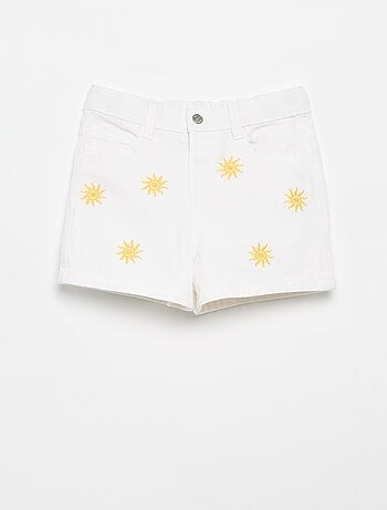 Short brodé en denim