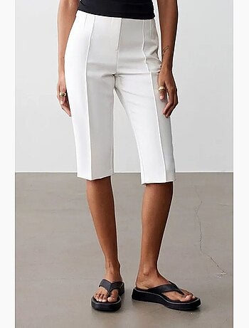 Short capri droit taille haute avec fente dilvin