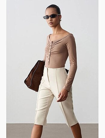 Short capri droit taille haute avec fente dilvin