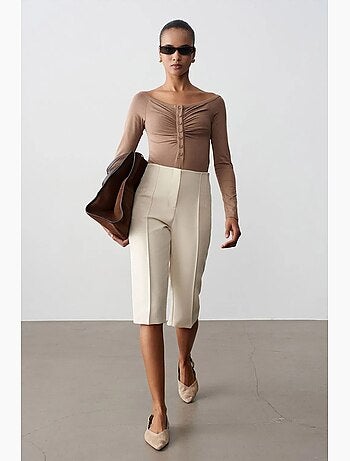 Short capri droit taille haute avec fente dilvin