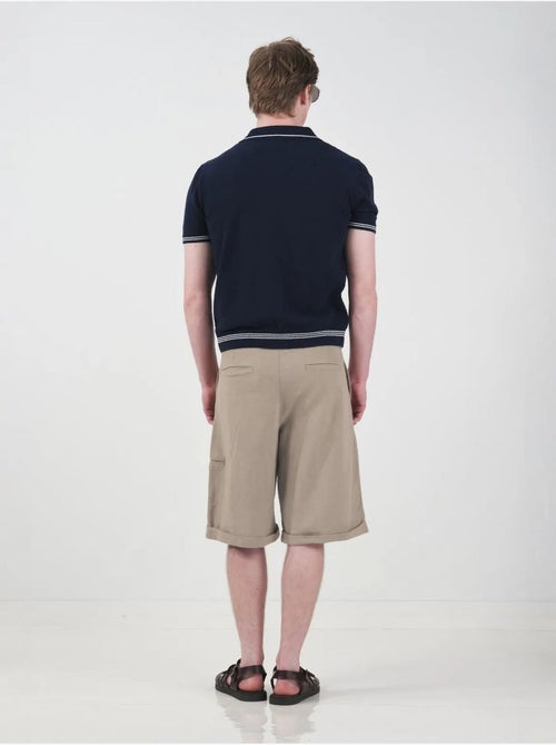 Short chino giesto taille mi-haute jambes larges avec poches - Kiabi Short chino giesto taille mi-haute jambes larges avec poches - Kiabi