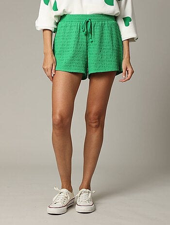 Short court en tissu gaufré avec taille élastiquée et cordon 'Deeluxe'