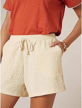 Short court femme gauffré 'Deeluxe'