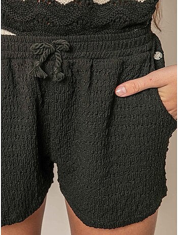 Short court fille gauffré 'Deeluxe'