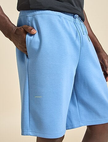 Short de sport - (ekstract)