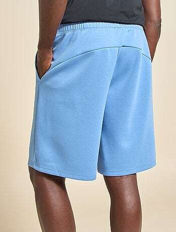 Short de sport - (ekstract)