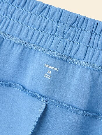 Short de sport - (ekstract)