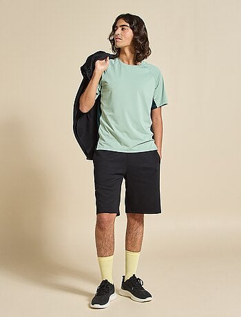 Short de sport - (ekstract)