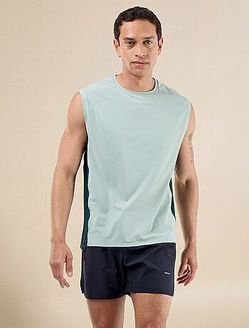 Short de sport - (ekstract)