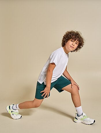 Short de sport - (ekstract)