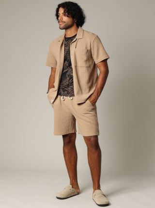 Short en coton gaufré à la taille élastiquée avec cordon 'Deeluxe'