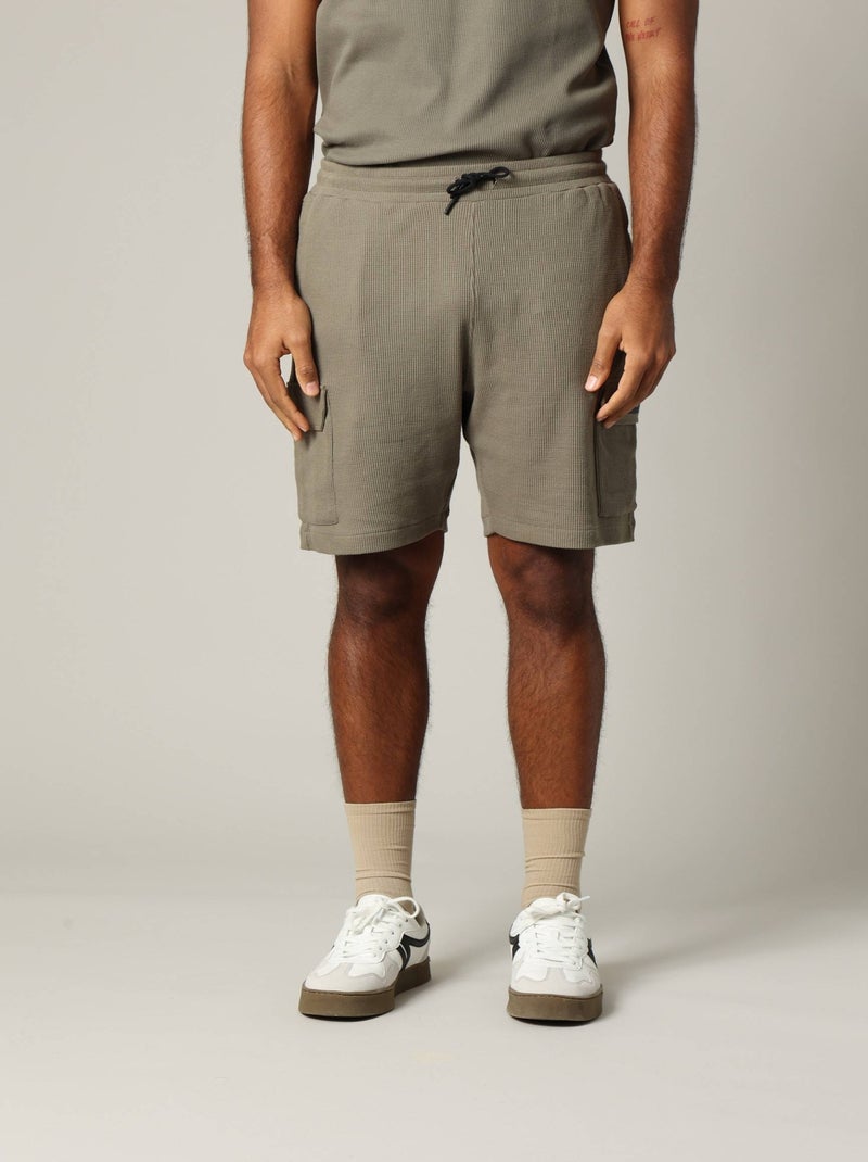 Short en coton gaufré à la taille élastiquée avec cordon 'Deeluxe' Kaki - Kiabi