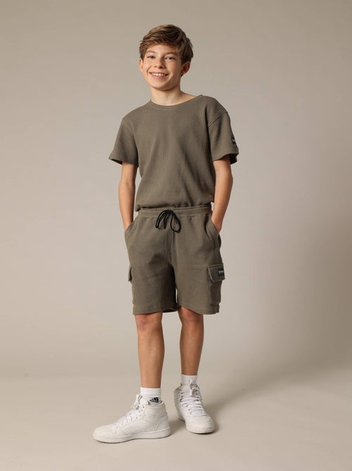 Short en coton gaufré avec taille élastiquée et multiples poches 'Deeluxe' - Kiabi