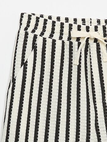 Short en crochet à rayures