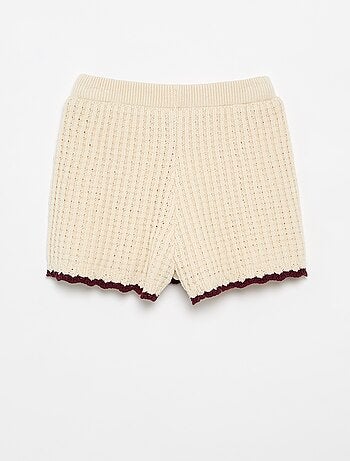 Short en crochet avec détails broderies
