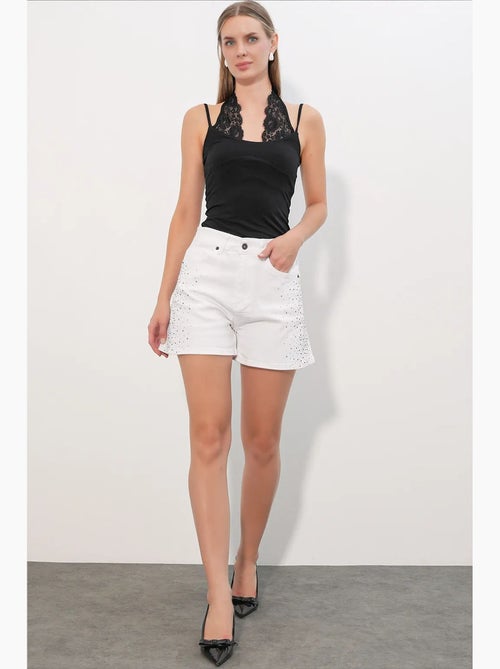 Short en denim à pois, taille haute, avec ceinture bdart - Kiabi Short en denim à pois, taille haute, avec ceinture bdart - Kiabi