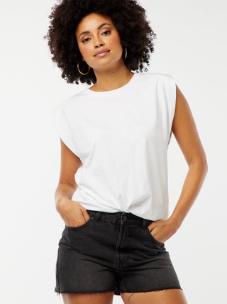 Short en denim avec finitions à cru