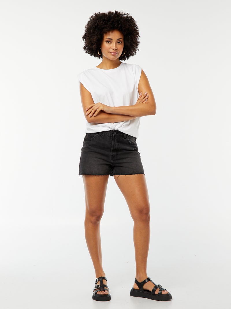 Short en denim avec finitions à cru Noir vintage - Kiabi