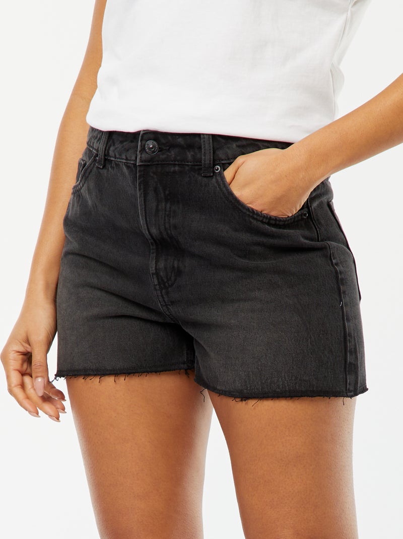 Short en denim avec finitions à cru Noir vintage - Kiabi