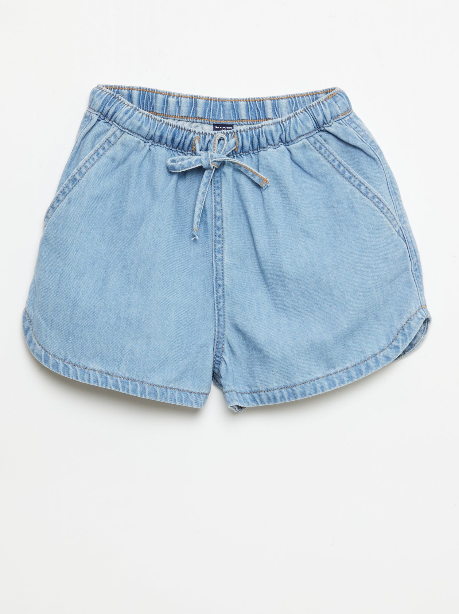 Short en  denim léger