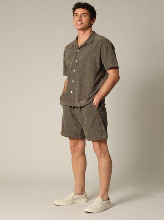Short en éponge à la taille élastiquée avec cordon 'Deeluxe'