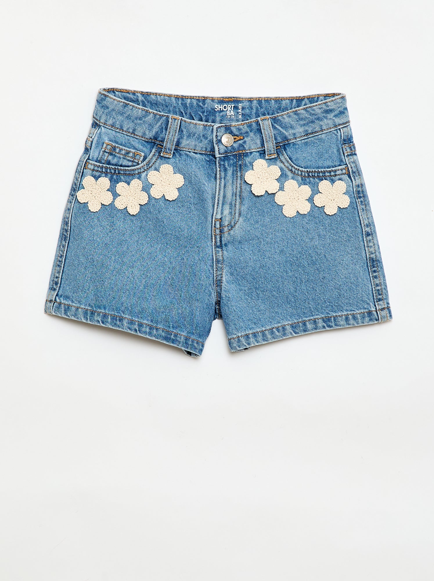 Short en jean avec broderies